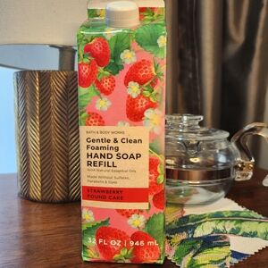 Soap Refill 🍓 Strawberry Pound Cake Bath & Body Works